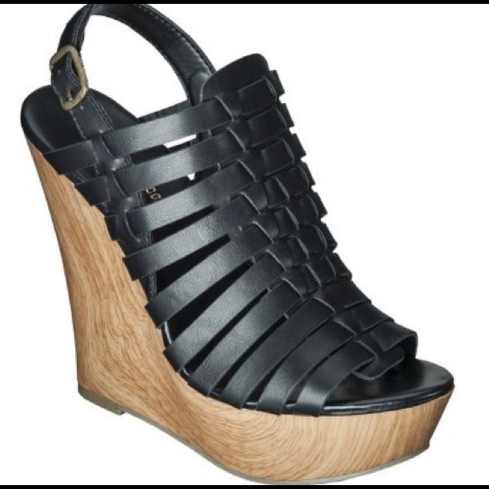 Black wedge heels